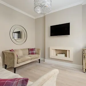 the-rose-street-apartment.edinburghhotelsuk.org/