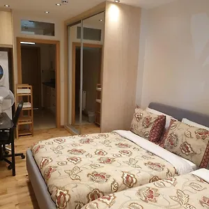  Apartament Luxury 1min Walk From Underground, With Free Parking Free Wifi